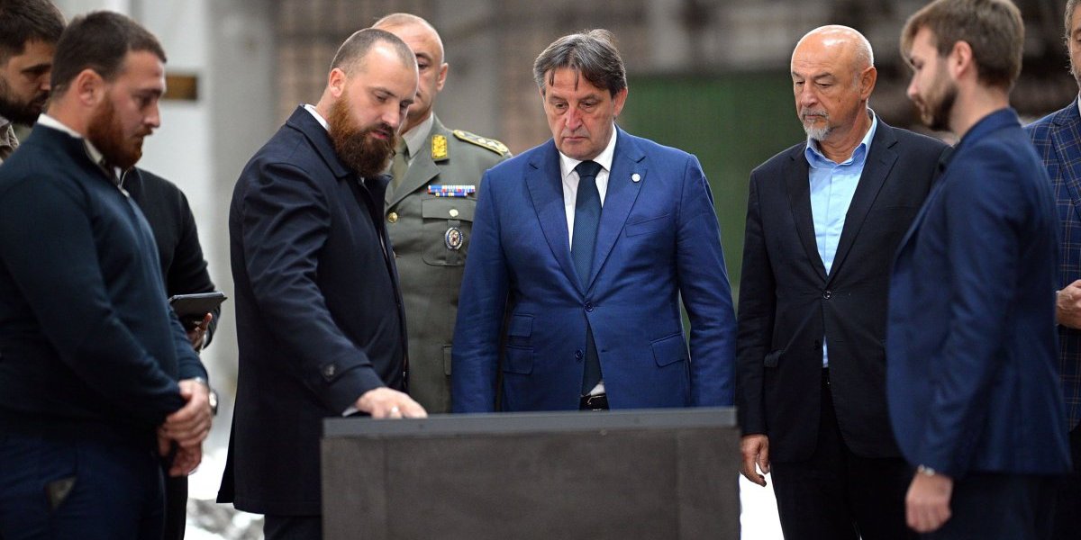 Ministar Gašić obišao fabrike Odbrambene industrije u Kragujevcu

