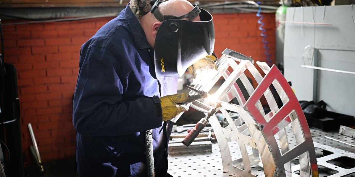 Ministar Gašić obišao fabrike Odbrambene industrije u Kragujevcu

