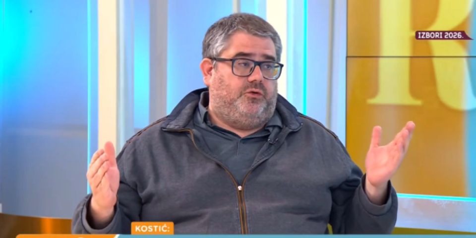 Blokaderski profesor na tajkunskoj Novoj S priznao poraz: "Vučić ima magiju, ljudi ga vole!" - Pa sramno izvređao penzionere! (VIDEO)