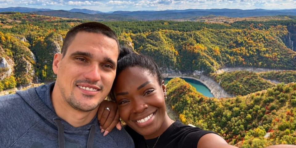 Temi iz Nigerije rekla "da" na Uvcu: Na Zlataru povela i kolo - Komšije u šoku (FOTO)