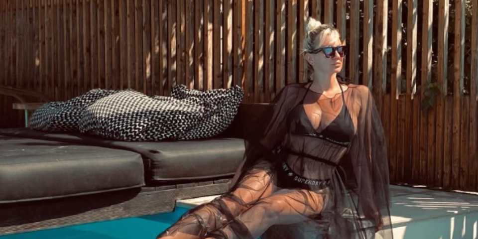 Vrela plavuša napušta estradu! Ostavlja pevanje i pokreće privatni biznis - Narod u neverici (VIDEO)