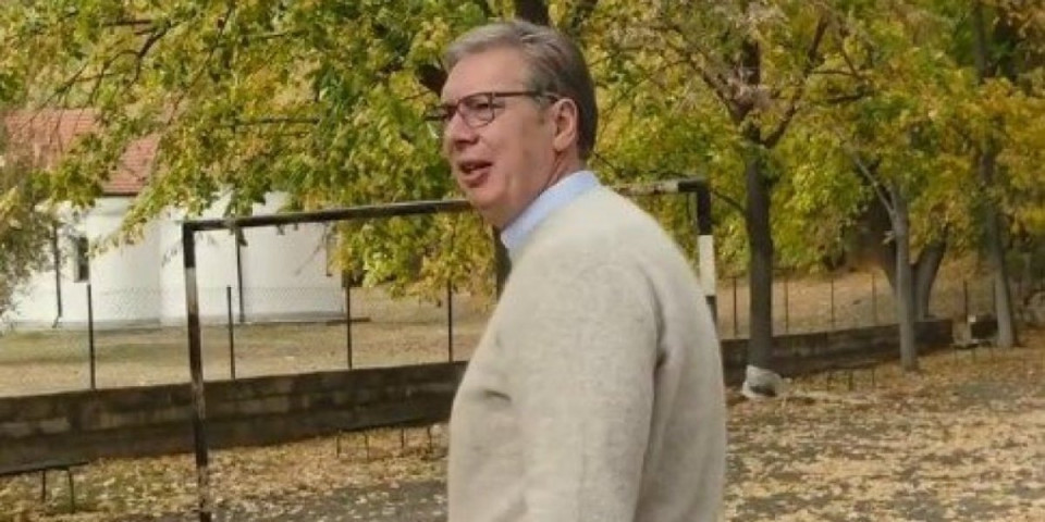 Vučić obišao školu u Lukovu: Nijedno selo, nijedna škola i nijedan vrtić ne smeju da budu zaboravljeni (VIDEO)