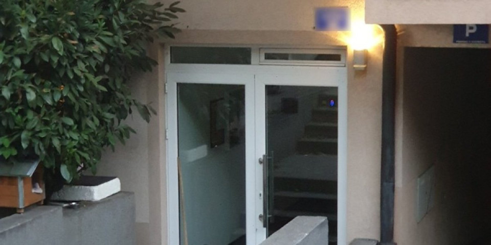 U ovoj zgradi je pronađeno Vuletićevo telo! Inspektor i tužilac na mestu uviđaja - Ovo su prvi snimci (FOTO/VIDEO)