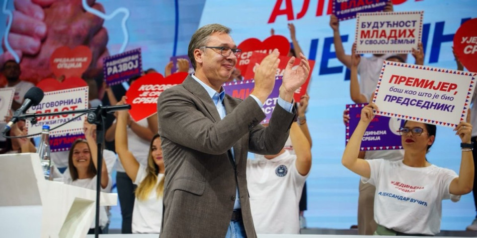 Iz Zaječara stiglo čvrsto obećanje! Vučić jasno poručio: Politika van škola i fakulteta!