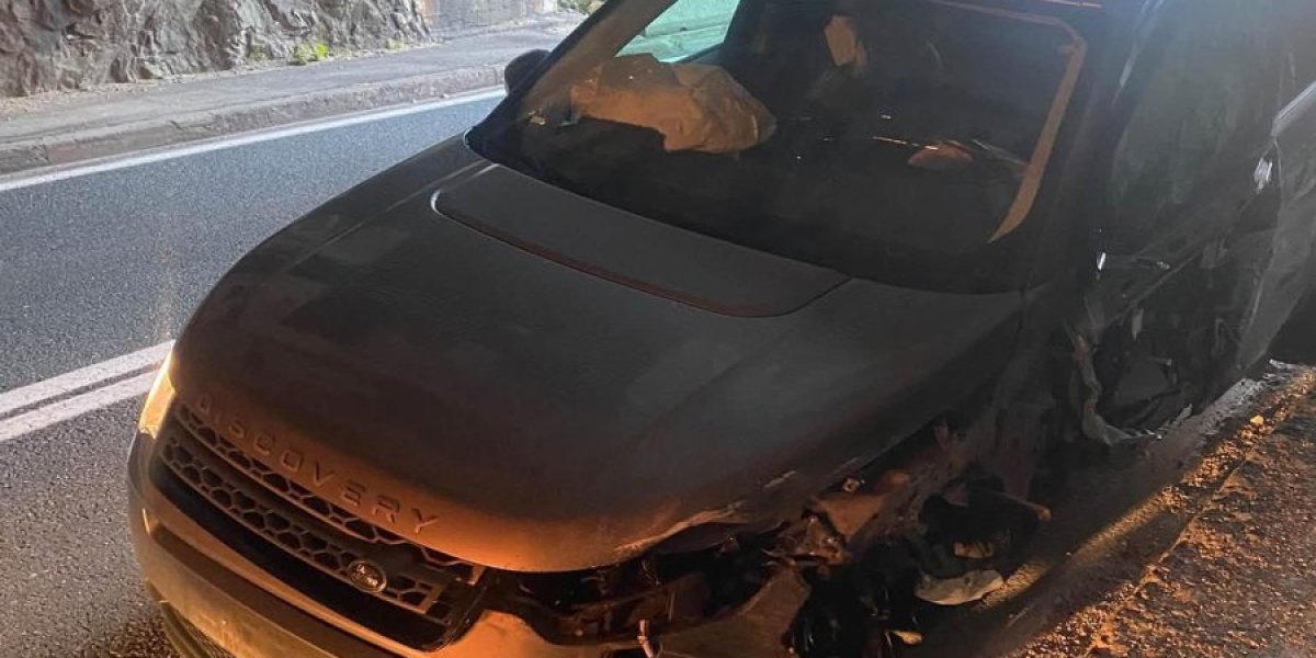 Uništen auto