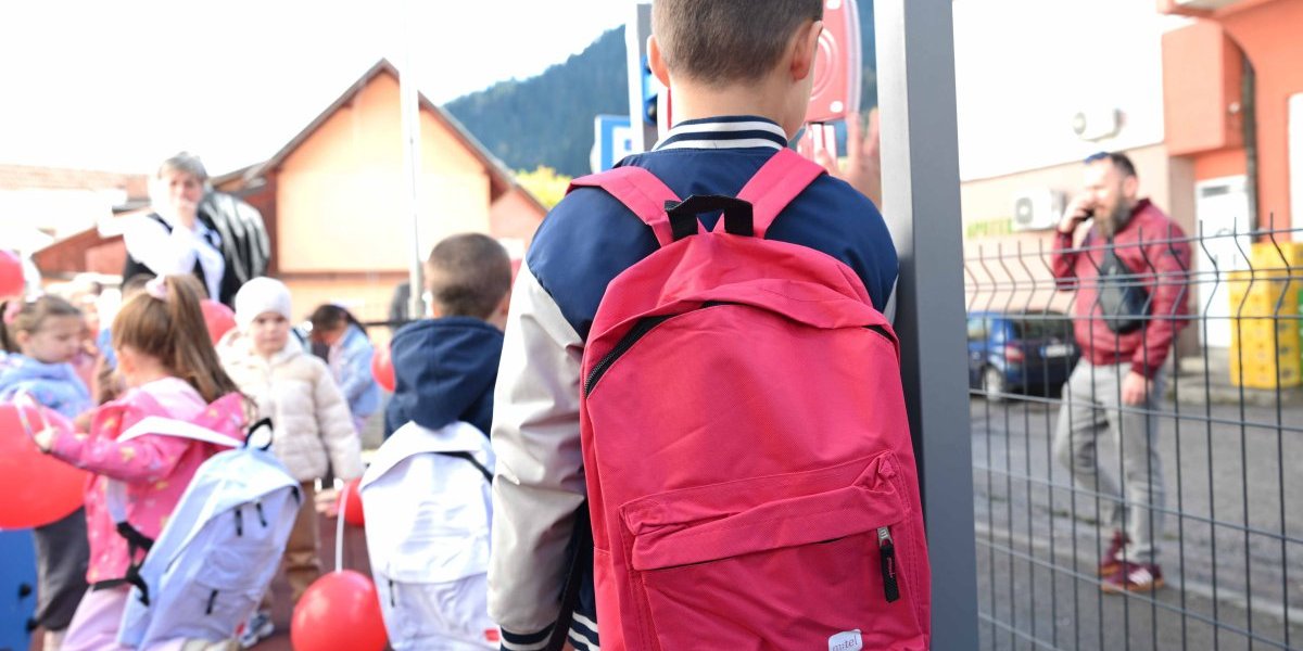 U Čajniču otvorena prva m:tel poslovnica i dečje igralište