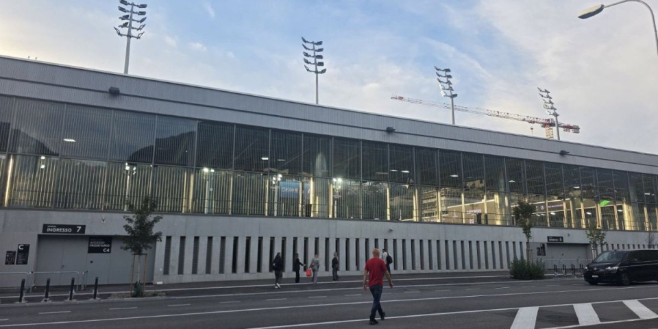 Zvezdina premijera na ultra-modernom stadionu: Zavirite u čudo arhitekture od 126 miliona evra! (VIDEO)