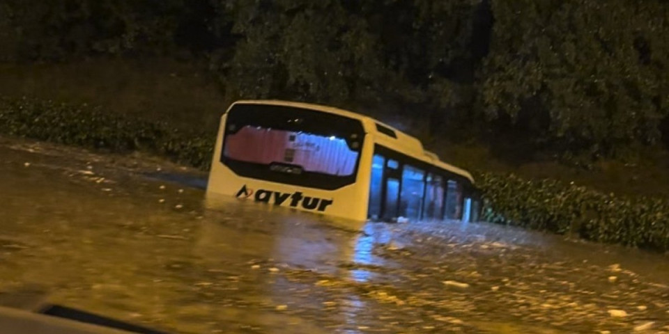 Nezapamćena kataklizma pogodila Istanbul: Pogledajte šta je zadesilo ponos grada, guverner otkrio šok brojku! (VIDEO)