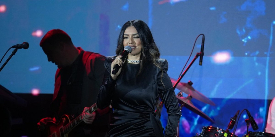 Ima dva stana u elitnom naselju, a plaća kiriju! Tanja Savić priznala: "Verujte mi, cena nije mala"