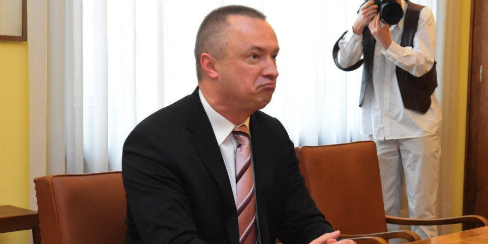 Nepodnošljiva lakoća samozavaravanja! Hladan tuš za blokaderskog šefa iz senke: Pajtiću, opet ćeš pametovati o 30% (FOTO)