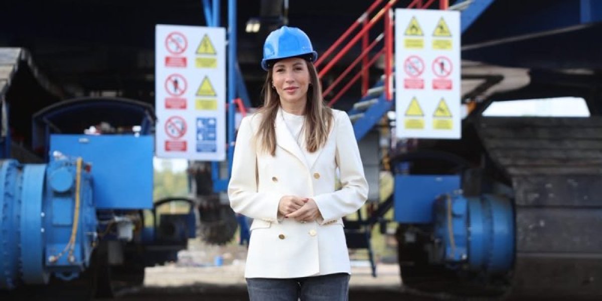  Dubravka Đedović Handanović prisustvovala početku transporta najnovijeg bagera sa montažnog placa u Kaleniću