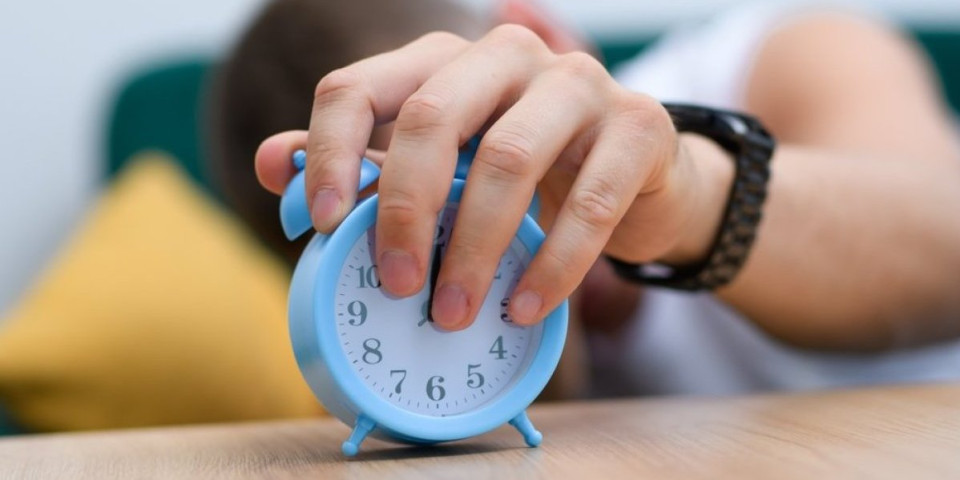 Ne zaboravite da pomerite sat: Evo kada spavamo duže