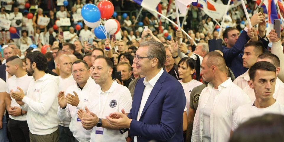 Vučić svojim rečima zapalio Lazarevac: Hvala Informeru koji pošteno izveštava o svemu, a blokaderi od duela beže ko đavo od krsta! (FOTO)