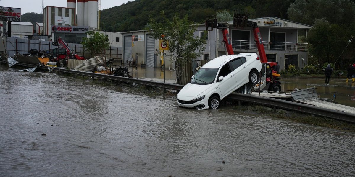 Turska Poplave u Istanbulu