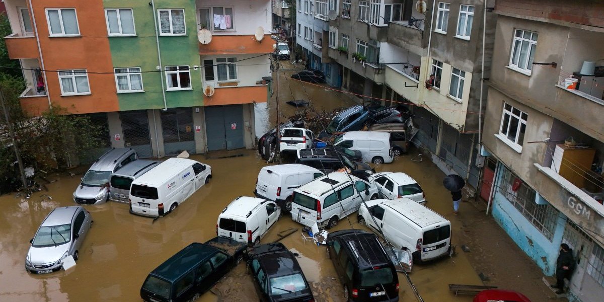 Turska Poplave u Istanbulu