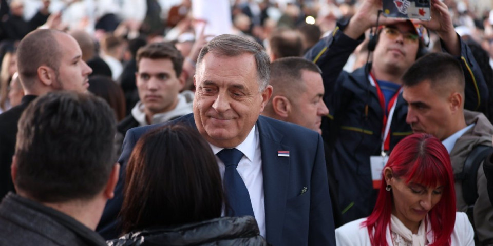 Snažna poruka iz Novog Sada! Dodik stao uz Vučića, pa poručio: "Srbi sa obe strane Drine stoje zajedno!" (FOTO)