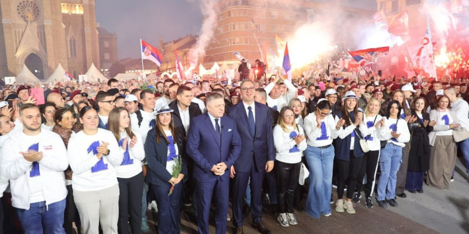 Vučić zagrmeo: Milijarde evra su uložili da sruše Srbiju, ali narod neće dati svoju otadžbinu