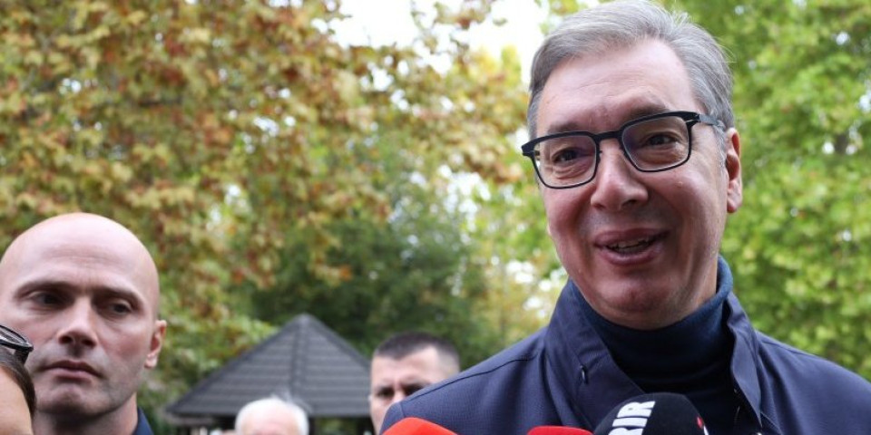 Vučić na zboru Krajišnika u Kovilovu: Blokaderi neće sa mnom na debatu, beže ko đavo od krsta!