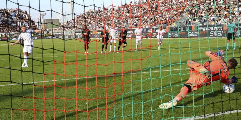 Dekijev sin blista u Seriji A! Filip izblamirao De Brujnea: Uhvatio mu "živu loptu" iz penala za pamćenje!