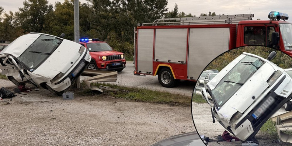 Dve osobe povređene, vatrogasci sekli vozilo da ih izvuku: Jeziva saobraćajka kod Čačka - auto završio na ogradi (FOTO)
