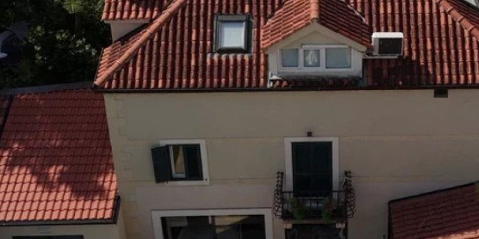 Razveo se od koleginice, pa u vilu uselio mlađu: Za ovu kuću poznatog pevača niko nije znao - Vredi više od dva miliona evra