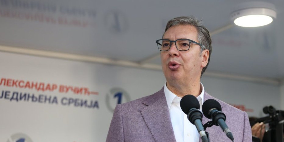 "Gori Evropa, Srbiju spaliti nećete!" Vučićeve reči odjeknule Kruševcem: "Najgori hoće da nam otmu državu" (FOTO/VIDEO)
