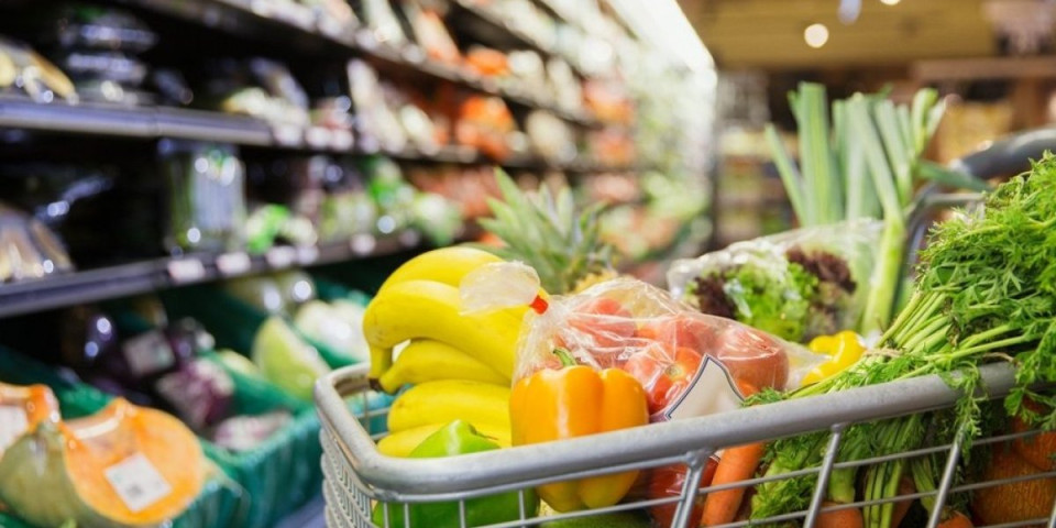 Ne bacajte novac na kese: Snalažljivi kupci u marketima pronašli genijalnu alternativu (VIDEO)