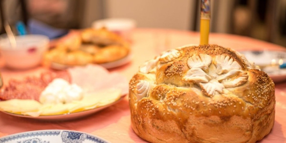 Kalkulator za domaćine! Ako spremate slavu, ova cifra vam je potrebna da pokrijete sve od predjela do torte