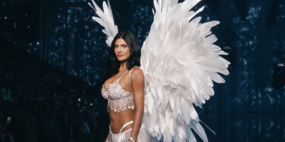 Kajli Džener šokirala sve na pisti: Victoria’s Secret grudnjak vredi 50 miliona dolara (FOTO)