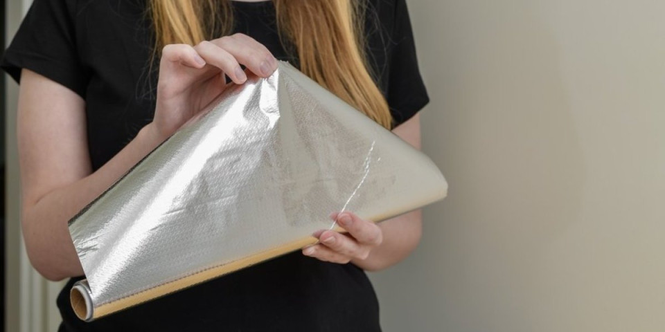 Iskoristite aluminijumsku foliju: Rešava 5 dosadnih problema u kući