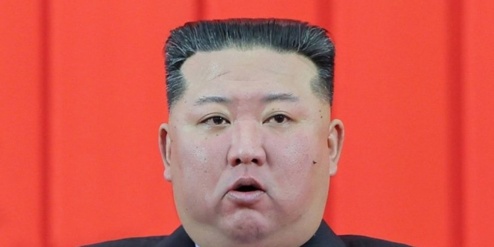 Kim Džong Un u komi? Kruže strašne glasine u Severnoj Koreji - "Hitno je prebačen u bolnicu"