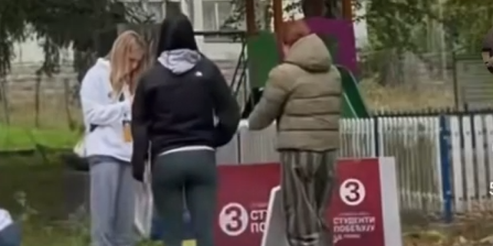 Ne znaju ni štand da sastave, a hoće da vode državu - Blokaderi se obrukali na najjednostavnijem zadatku (VIDEO)