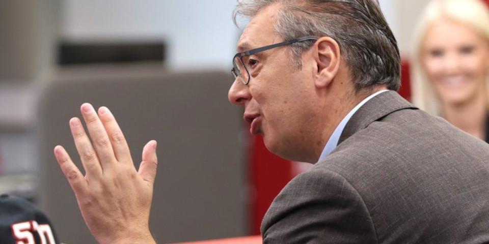 "Ćute kao zaliveni!" Vučić ogolio licemerje Brisela: Na nasilje blokadera u Srbiji žmure, a svoje građane gaze tenkovima! (FOTO)