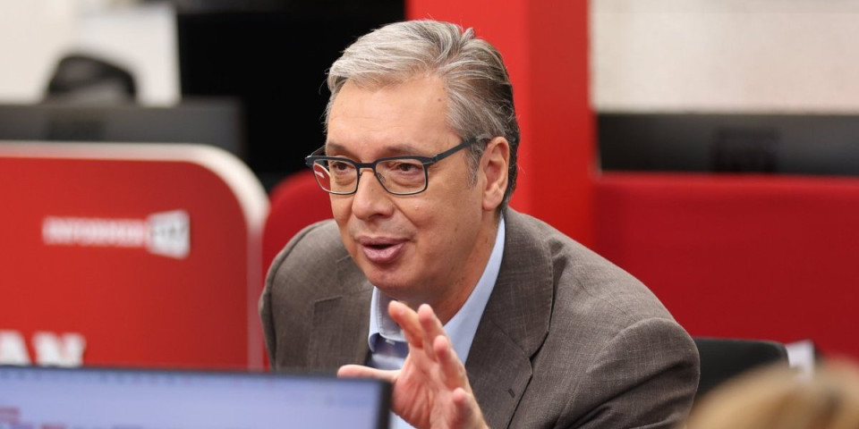 "Nas petoro večeras u 20 časova na RTS 2!" Vučić otkrio ko predstavlja Ujedinjenu Srbiju: Dolazi i fantastična studentkinja medicine iz Niša