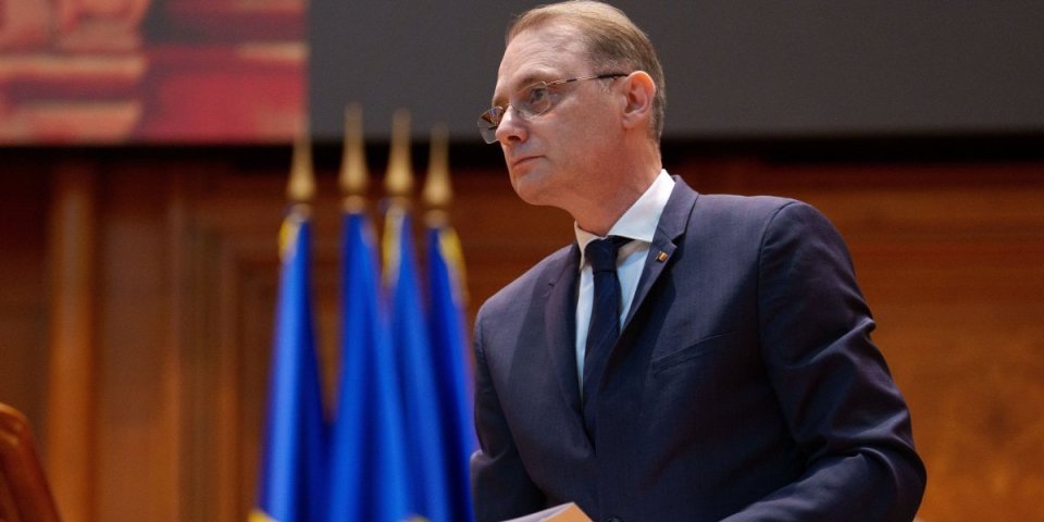 Zemlja u komšiluku za dlaku izbegla ambis, evo ko je preuzeo kormilo!
