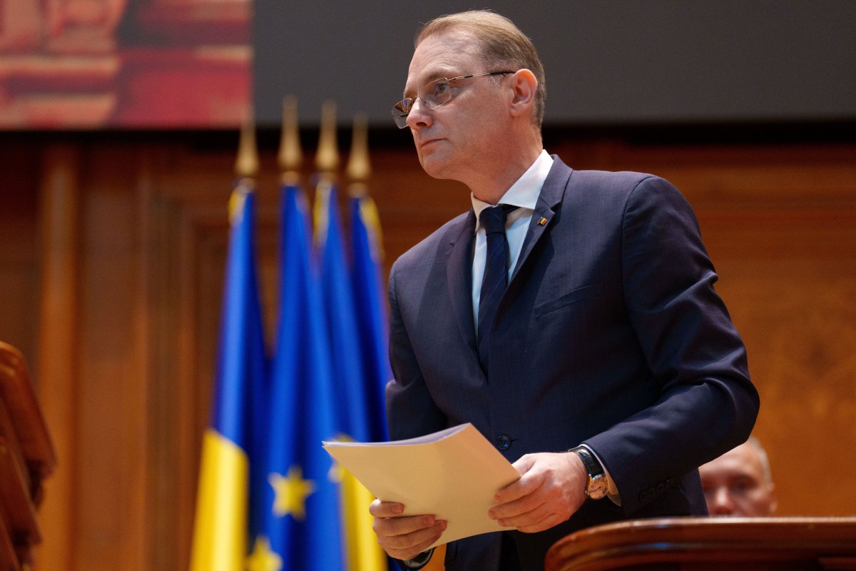 Zemlja u komšiluku za dlaku izbegla ambis, evo ko je preuzeo kormilo!