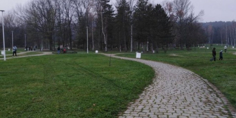 Vandalizam u Kruševcu: Pogledajte šta su uradili na Slobodištu sa tenkom sa Košara (VIDEO)