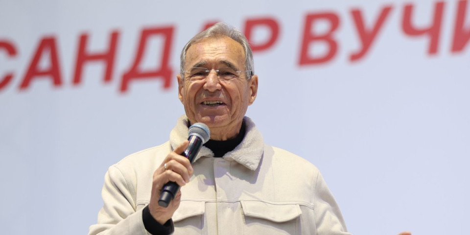 Znate li ko je legenda? Čeda Marković zapevao u Nišu, a u aprilu su Srbi plakali zbog njegovog gubitka