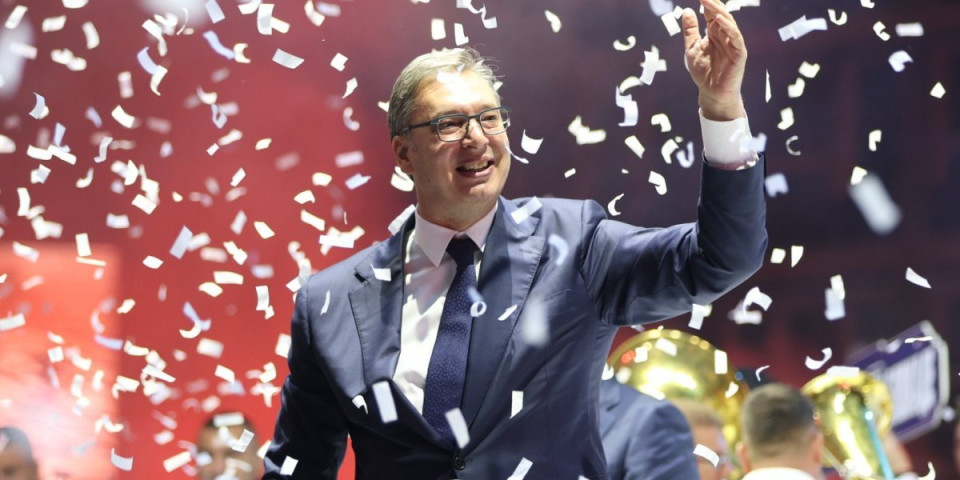 "Hvala vam na ovom danu u junačkom Nišu": Vučić uz "Ruzmarin" i povike "Pobeda" poslao najvažniju poruku čitavoj Srbiji (FOTO/VIDEO)