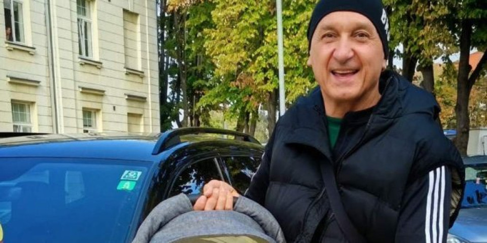 "Krili smo, sad sam dao doprinos Srbiji!" Miki Mećava pokazao ćerku koju je dobio u 64. godini - Sa Katarinom je 2 godine!