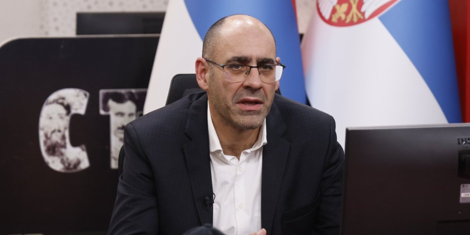 Đukanović stigao iz Niša pravo u "Kolegijum" i raskrinkao blokadere: Stotine hiljada ljudi ćutalo i slušalo Vučića po pljusku! (VIDEO)