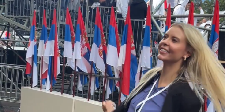 Lepa Poljakinja oduševljena skupom u Nišu! Veronika Rogovska poručila: Srbija je srećna zemlja pod Vučićem (VIDEO)