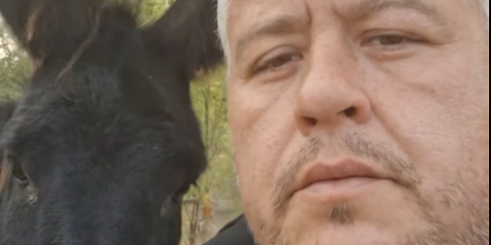 Srpkinje ga obožavale, a sad... Uživa na selu i čuva životinje, potpuno se promenio! (VIDEO)