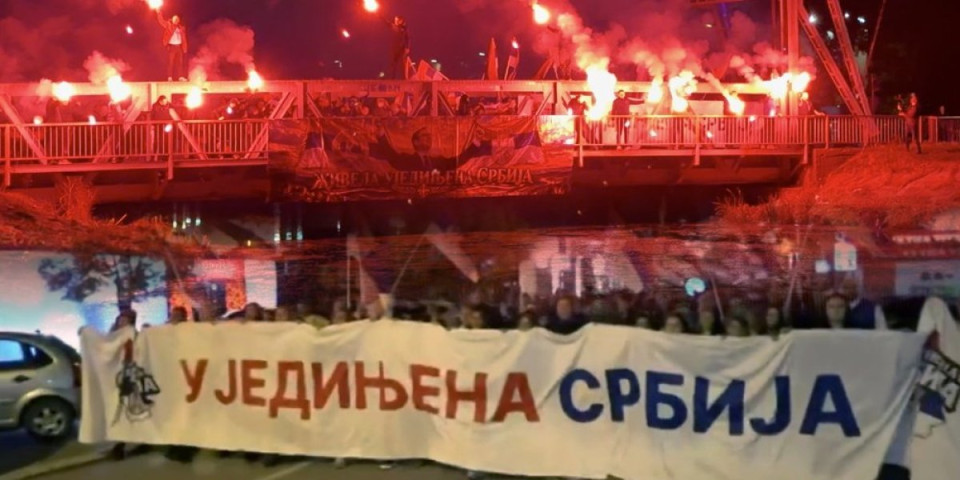 "Ujedinjena Srbija" do pobede! Vijore se srpske zastave širom zemlje - Odjekuje "Ruzmarin" i "Aco, Srbine" (FOTO/VIDEO)