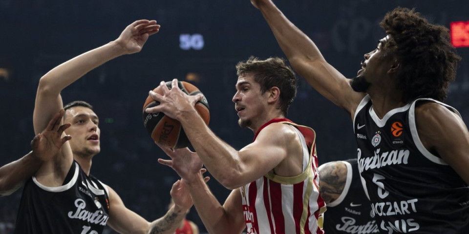 Crno-bela armija Đoana Penjaroje melje: Partizan progutao Crvenu zvezdu posle produžetaka!
