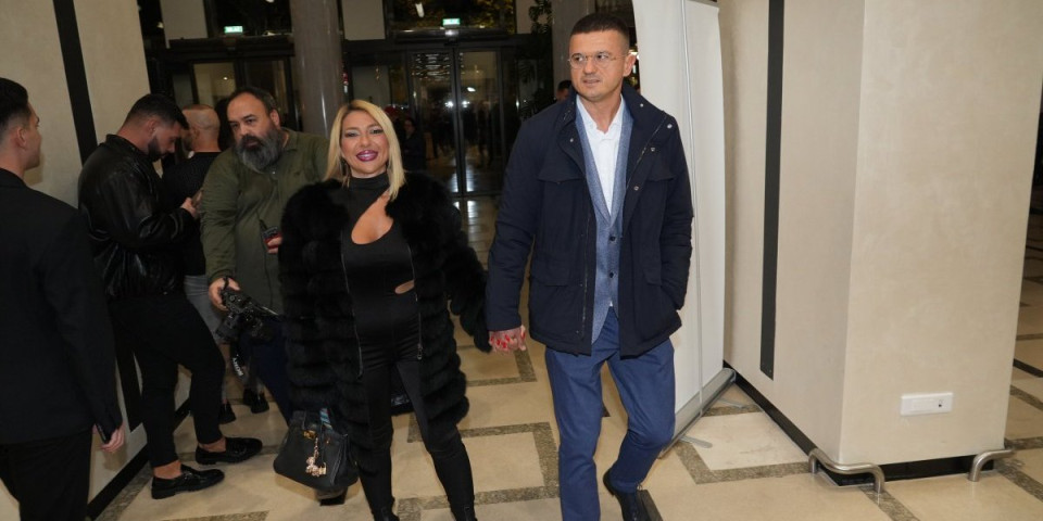 Na njoj skriveni simbol! Jovana Jeremić detaljem ukrala šou - Evo kome ga je posvetila (FOTO/VIDEO)