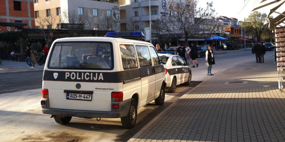Jeziva nesreća u Sarajevu! Pala oplata sa zgrade u izgradnji - povređene tri osobe, među njima majka i dete