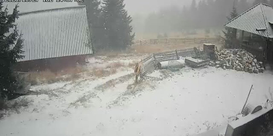 Kako li će ovde biti do jutra? I ovde pada