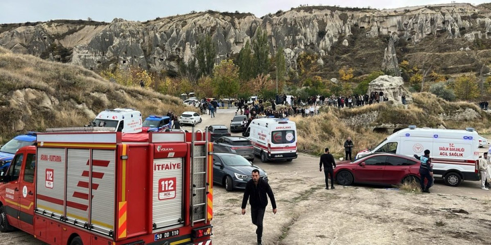 (VIDEO) Katastrofa na poznatoj turističkoj destinaciji! Ima poginulih: Obrušio se "vilinski dimnjak"
