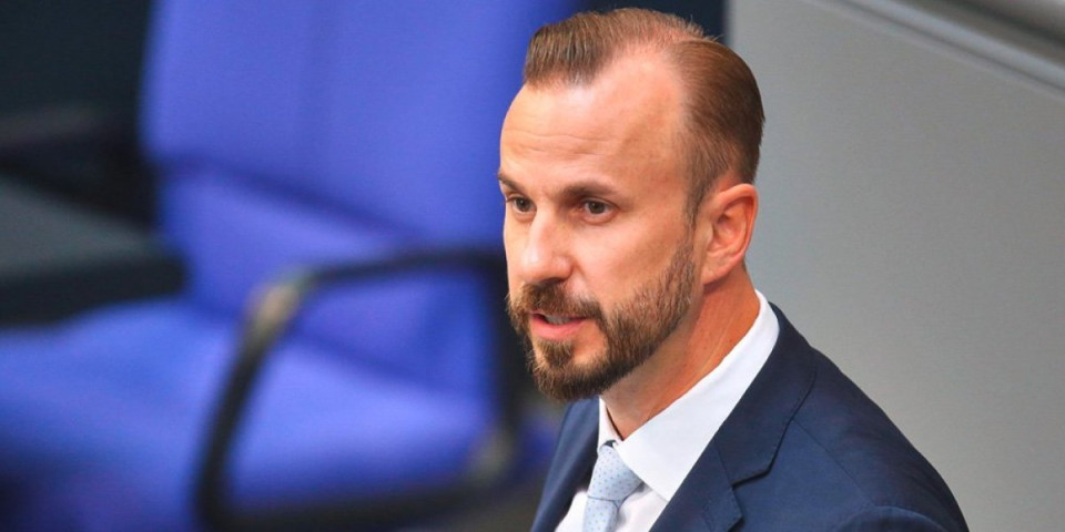 Udarna poruka iz Nemačke! Oglasio se poslanik AfD o napadu na Informer - Njegove reči odjeknule (VIDEO)